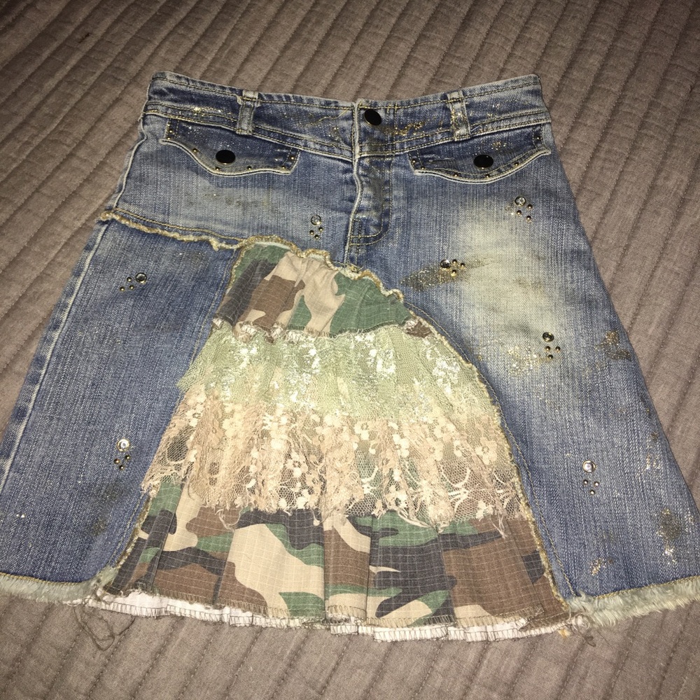 Girls Sz 7 Denim Camo skirt